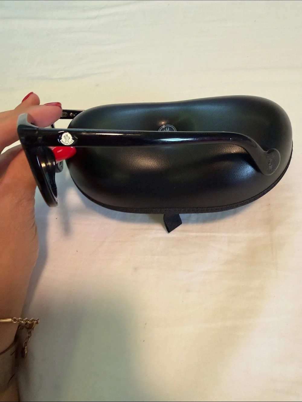 Moncler Glossy Black Round-Edge Sunglasses